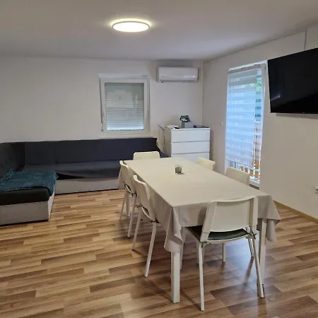 Apartment Apartma Tija *