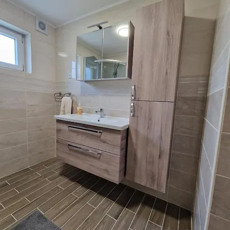 Apartma Tija Толмин