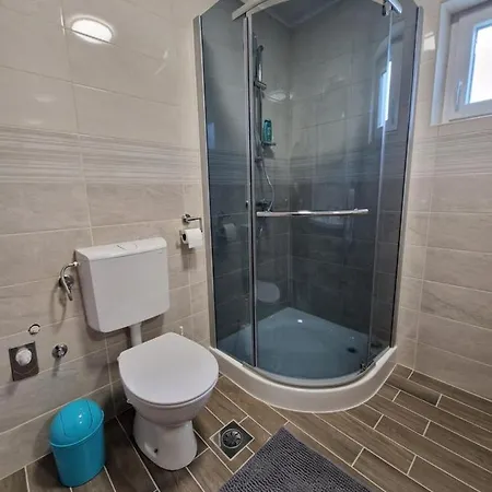 Apartma Tija Apartment *